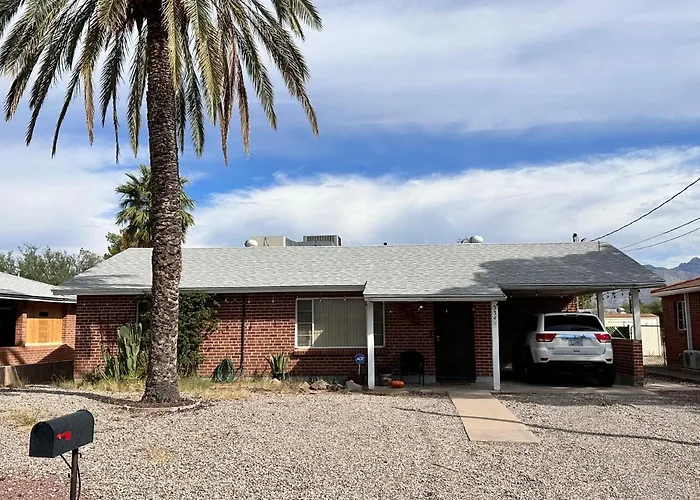 Away From Centrally Located Cozy & Pet Friendly
